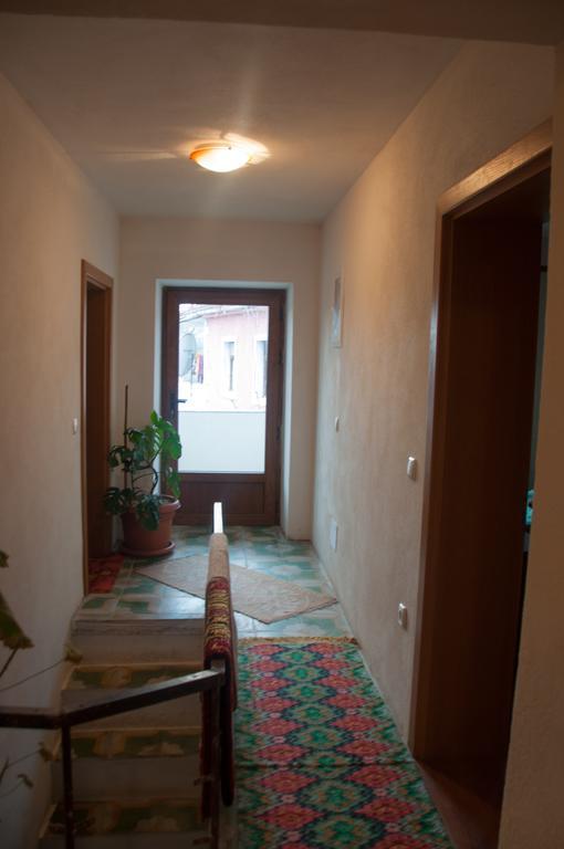Tropoje Aste Guesthouse מראה חיצוני תמונה
