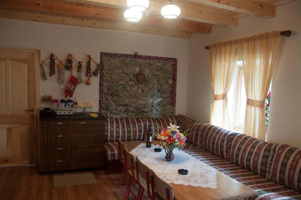 Tropoje Aste Guesthouse מראה חיצוני תמונה