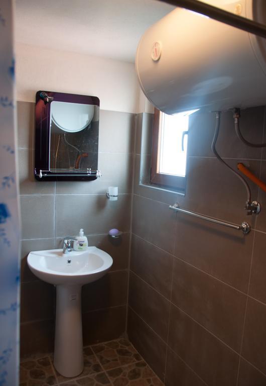 Tropoje Aste Guesthouse חדר תמונה