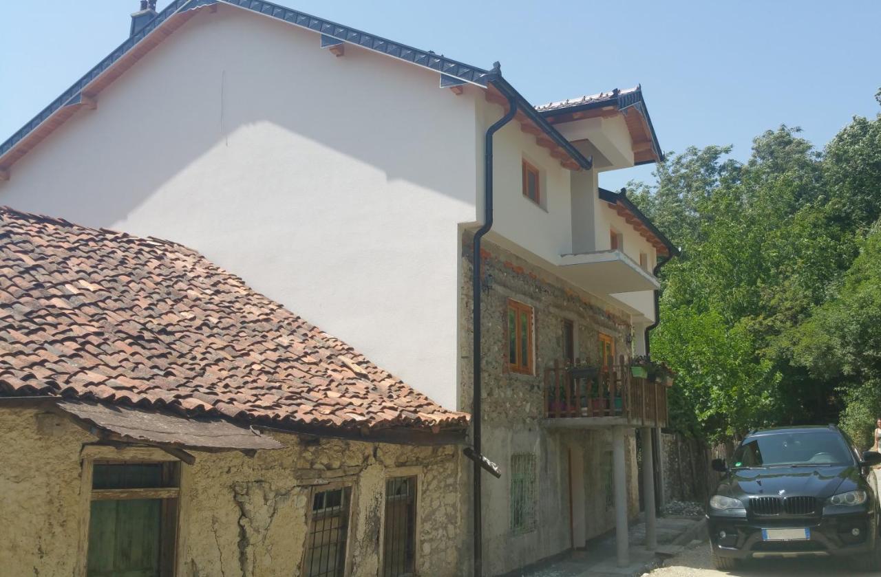 Tropoje Aste Guesthouse מראה חיצוני תמונה
